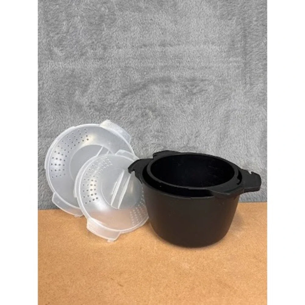 Pampered Chef Micro-Cooker Set 1qt‎ and 2qt Black Microwave Steamer with Lids